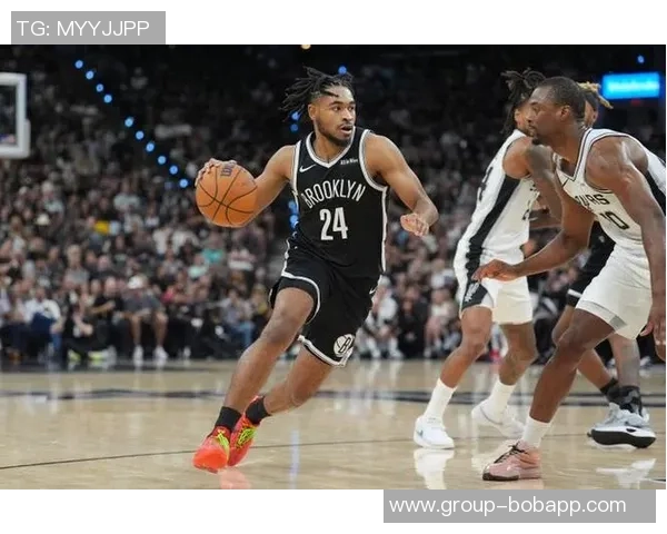 篮网官方宣布卡梅隆托马斯腿筋拉伤预计3到4周后重新评估恢复情况