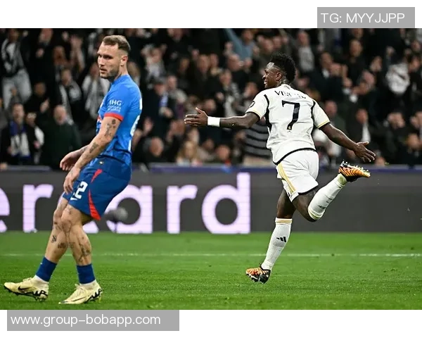 半场战报皇马1比2本菲卡姆巴佩头球破门琼阿梅尼送点球助攻