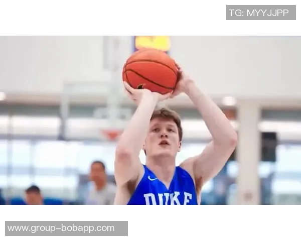 克尼佩尔表现抢眼11投6中斩获19分10篮板9助攻接近三双