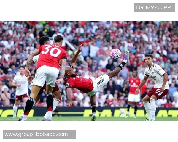 姆伯莫回忆曼联球迷热情并强调三叉戟仍需提升的关键点 姆伯莫回忆曼联球迷热情并强调三叉戟仍需提升的关键点